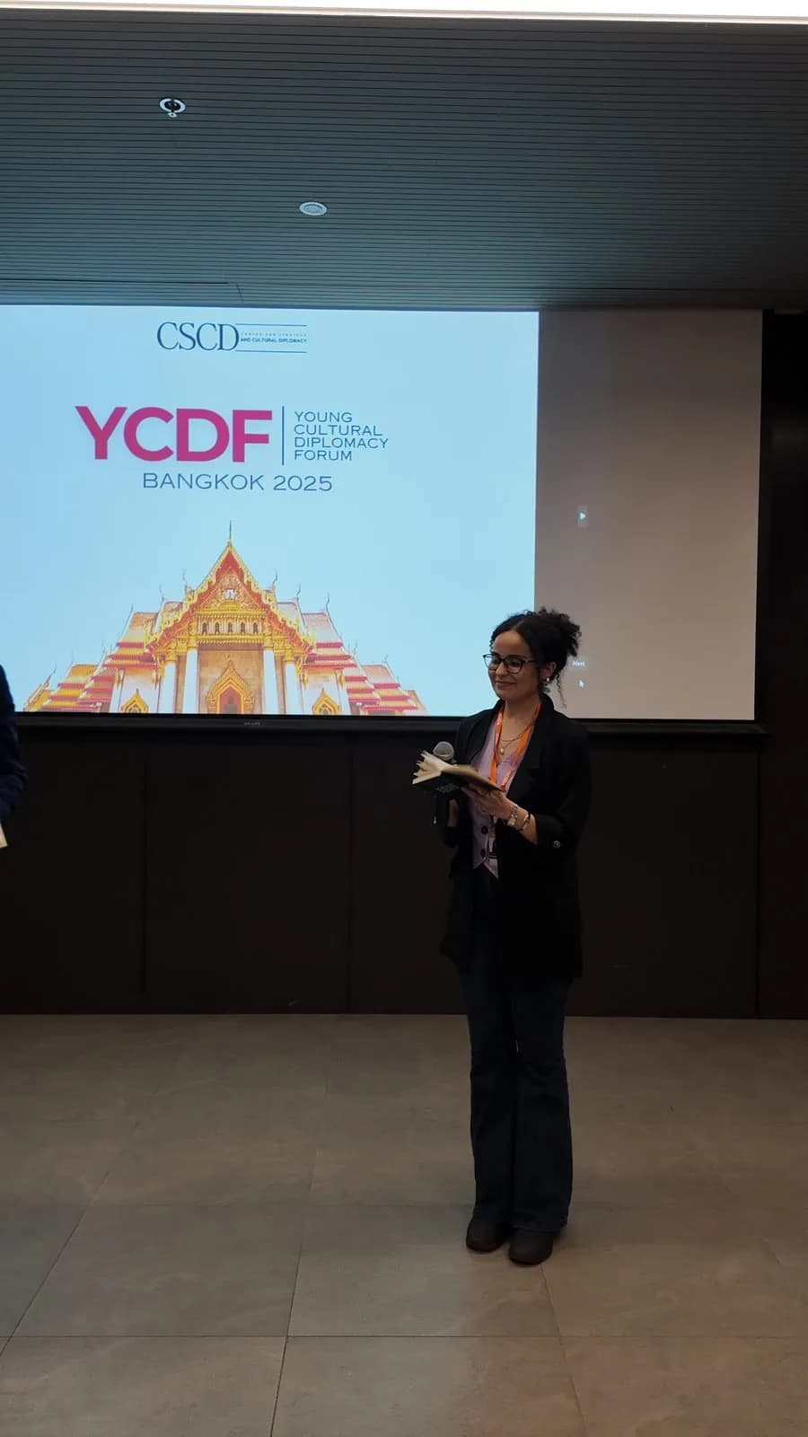 A delegate presenting at the Youth Cultural Diplomacy Forum in Bangkok